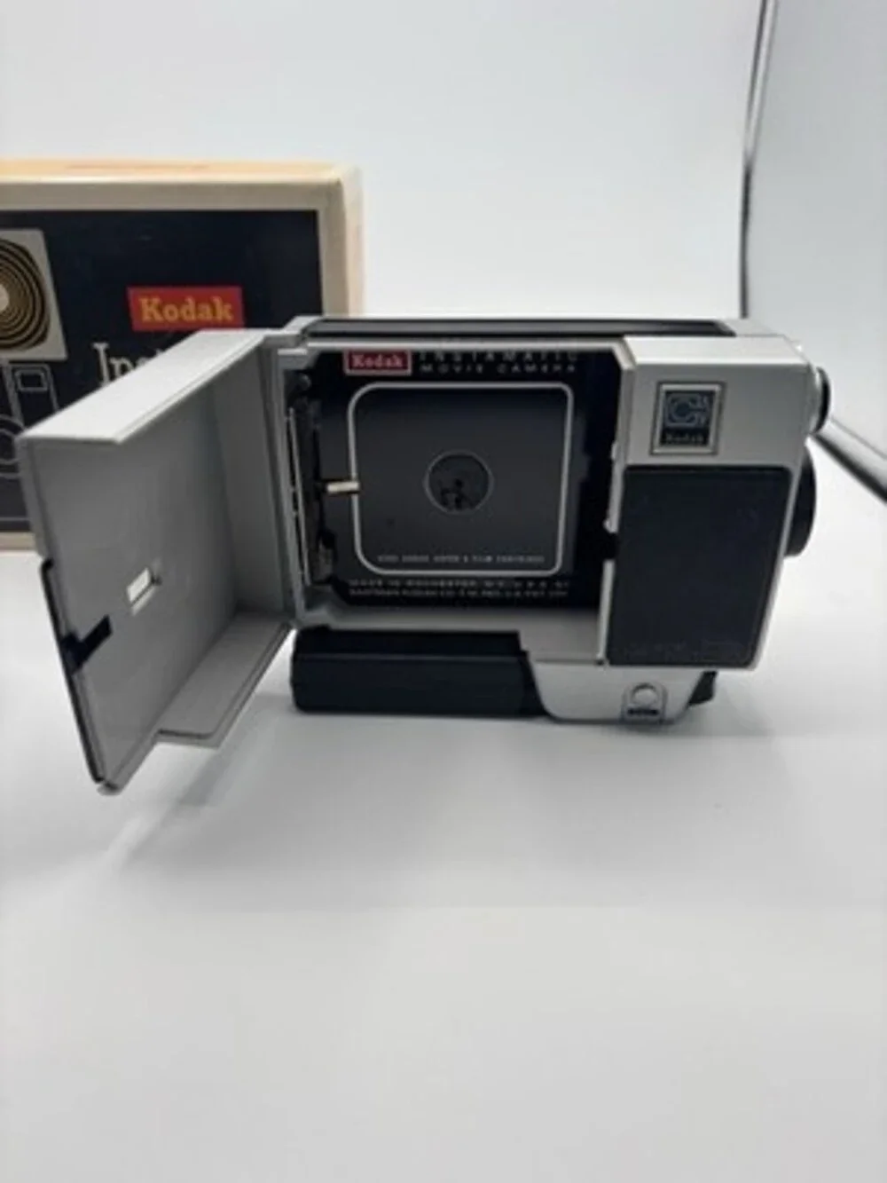 Kodak M24 Instamatic Super 8 Movie Camera & Instamatic Movie Light Model 1 1970s